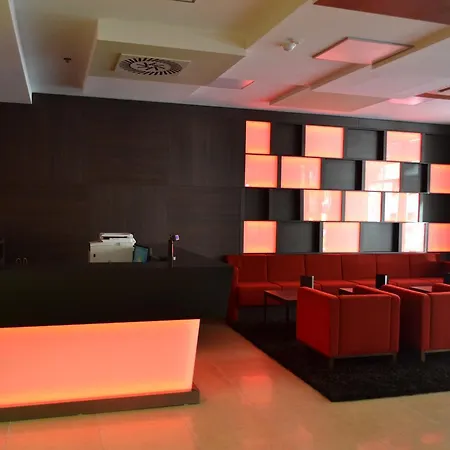 酒店 Arena 特尔纳瓦