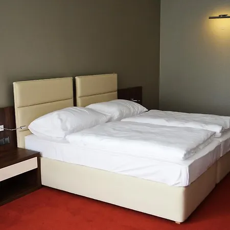 酒店 Arena 特尔纳瓦